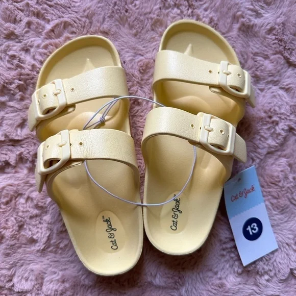 Kids Sandals Size 13 Yellow New With Tags by Cat& Jack - Picture 2 of 3